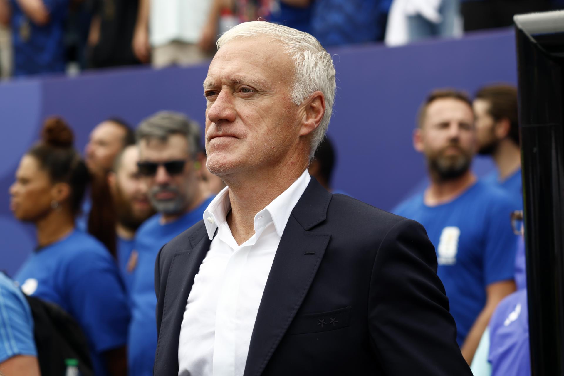 Deschamps regresa a Francia y no dirigirá el partido contra Noruega