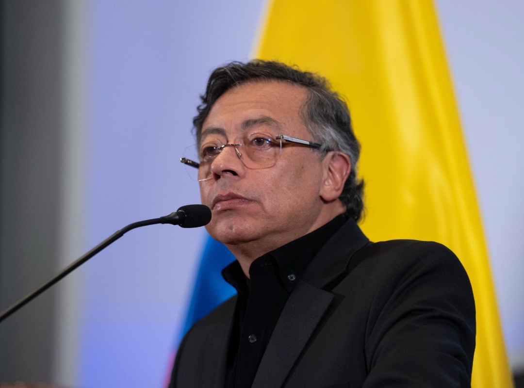 Petro se compromete con una transición política y su paso a la resistencia pacífica