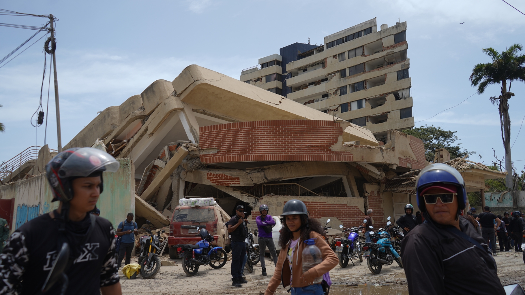 Las primeras horas en La Guaira tras los fuertes terremotos: “Lo que pedimos es ayuda”