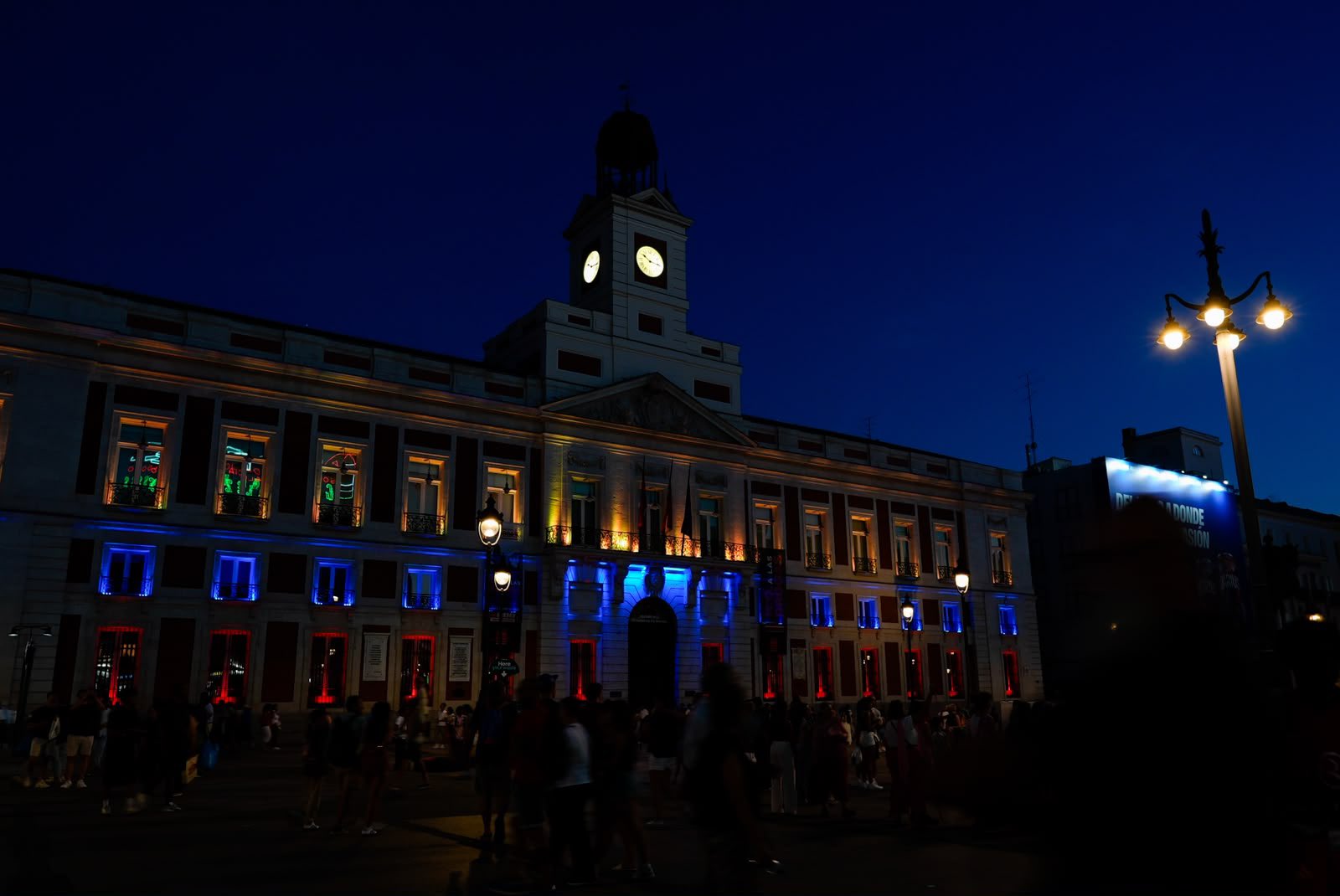 Madrid se ilumina con los colores de Venezuela como muestra de solidaridad