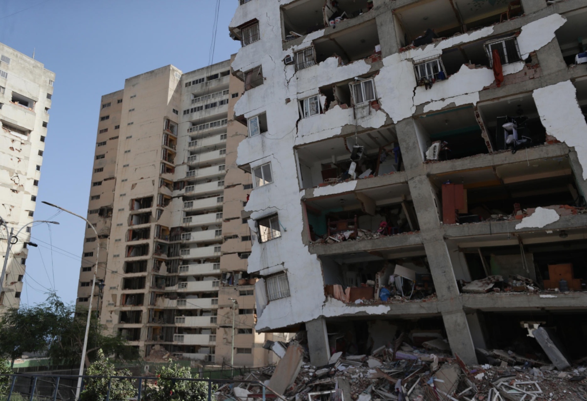 Piden con urgencia en Macuto colaboración para recoger a los cadáveres tras terremotos