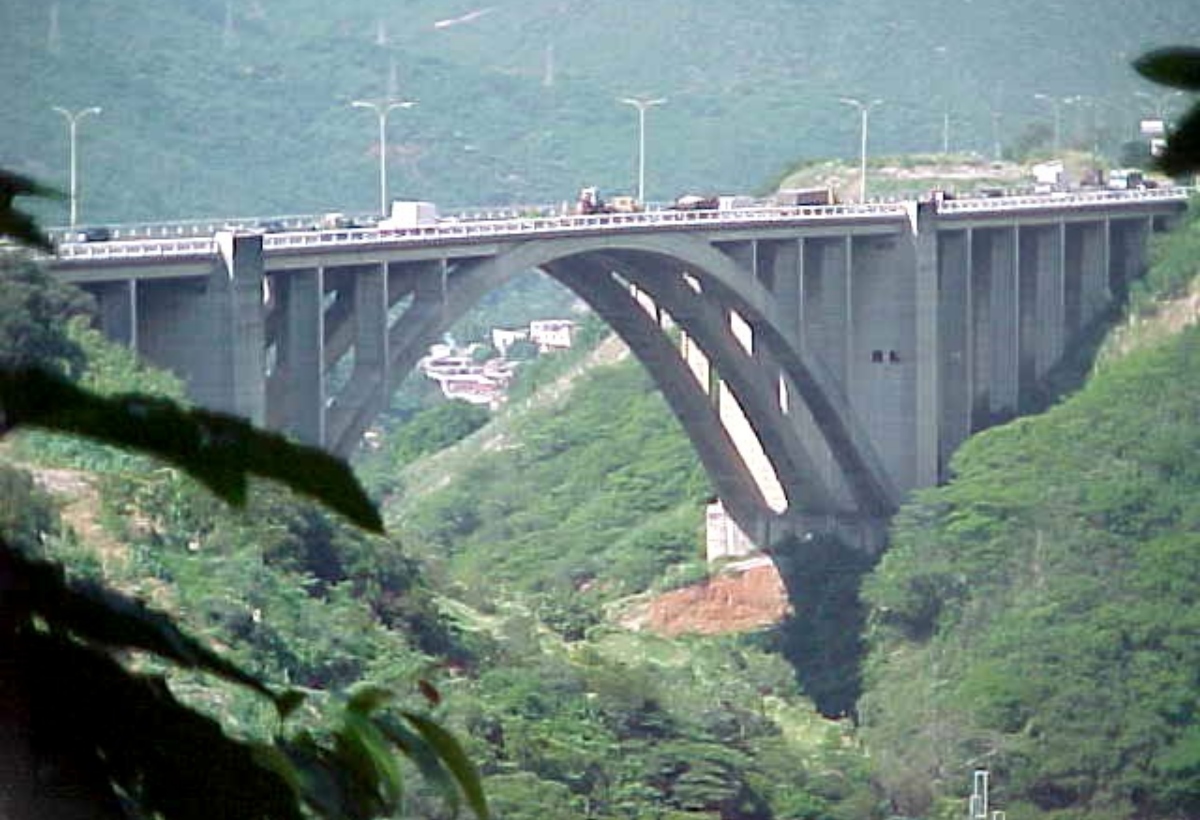 Inspeccionaron los viaductos de la Caracas-La Guaira tras terremotos y descartaron fallas estructurales
