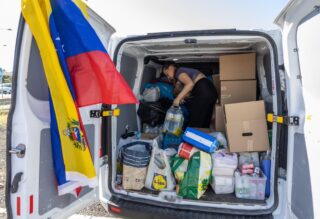 Preparativos para el saqueo de la ayuda internacional