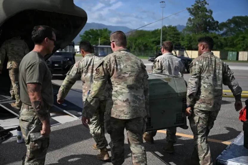 EE. UU. despliega más de 200 militares y aeronaves para apoyar labores de rescate
