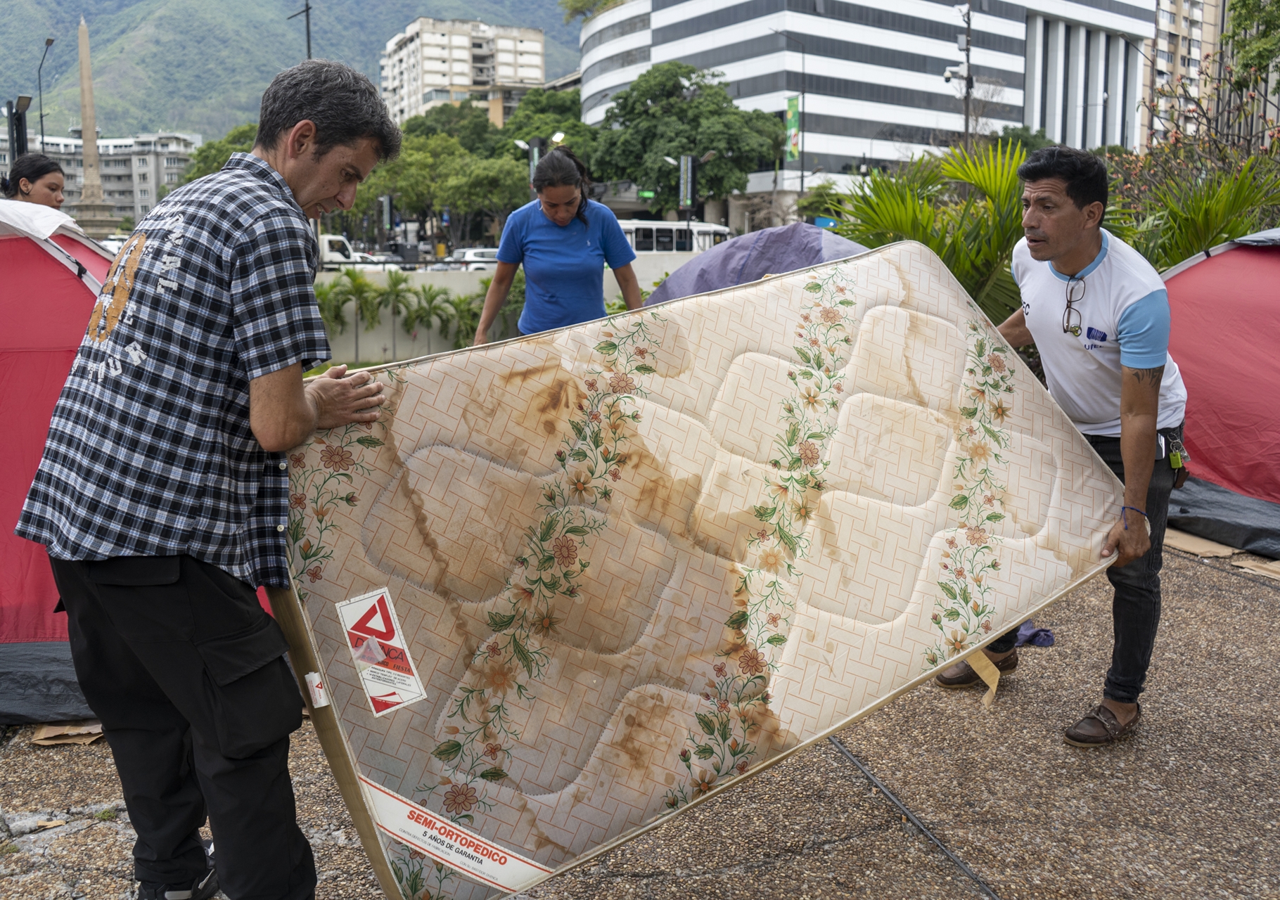 Lluvias agravan condiciones de los damnificados en Caracas: “Estamos a la deriva”