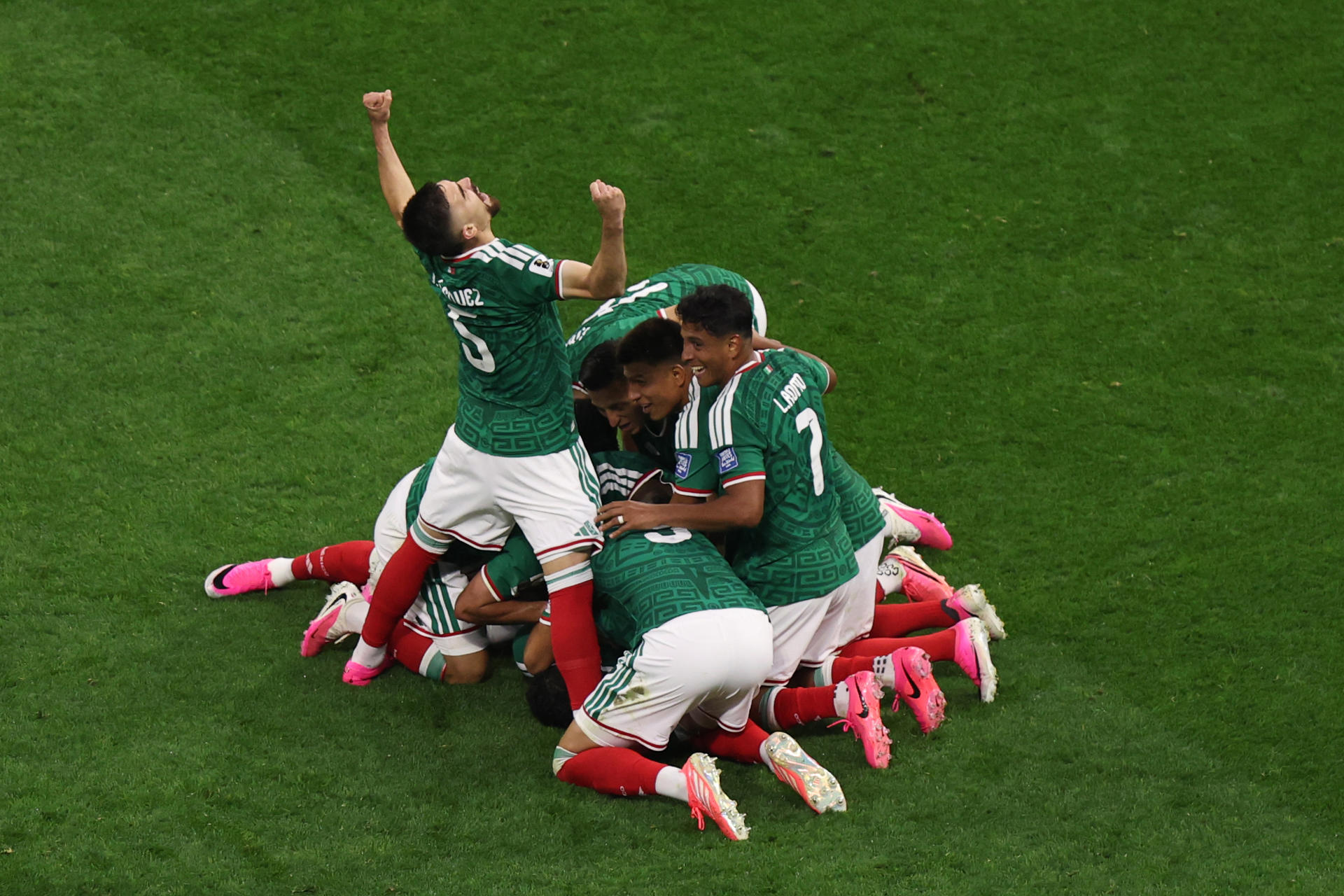 México rompe su techo al vencer a Ecuador y alcanzar el ansiado quinto partido