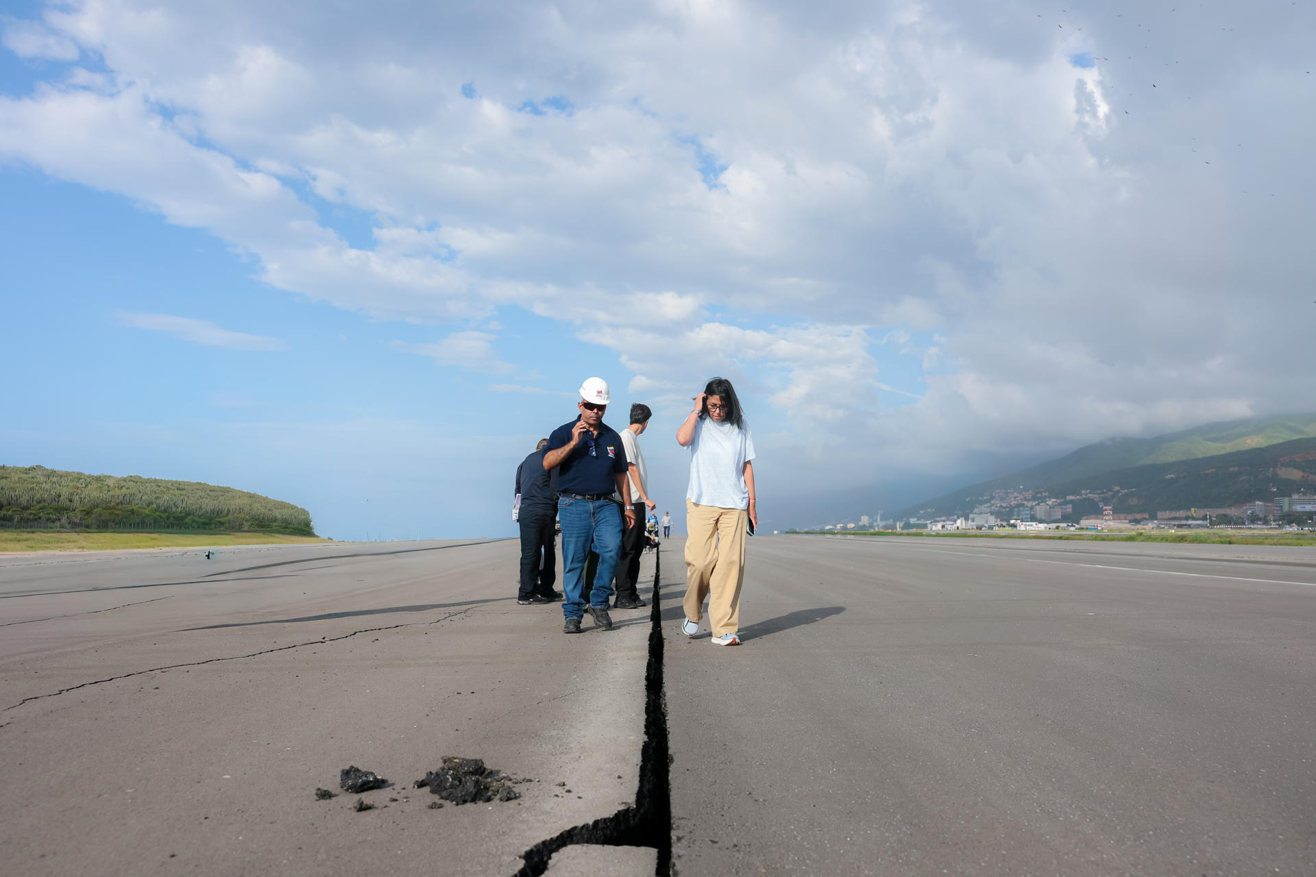 Gobierno prevé retomar vuelos internacionales usando pista paralela del aeropuerto de Maiquetía