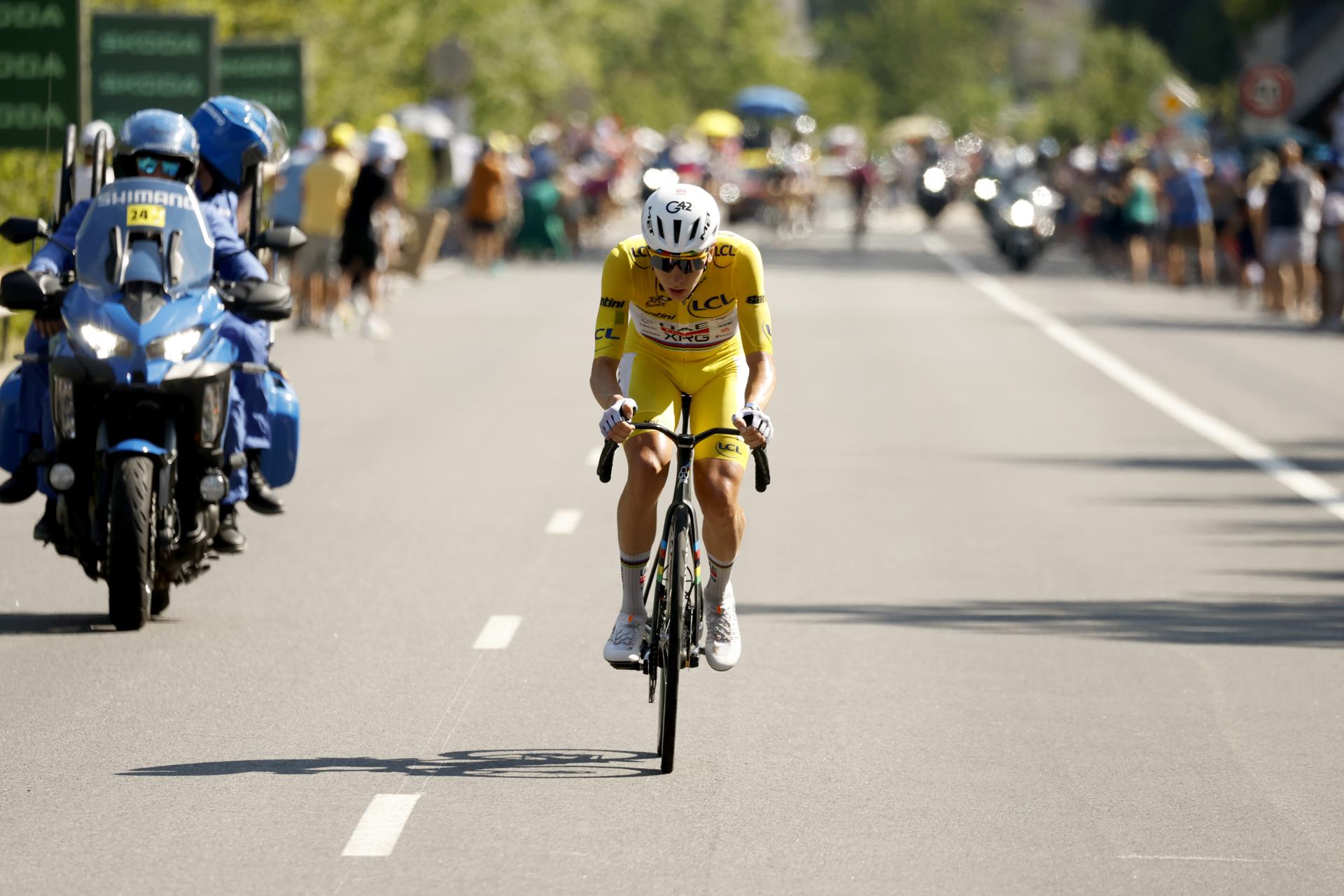Tadej Pogacar refuerza su liderato en el Tour con el triunfo en la etapa 10