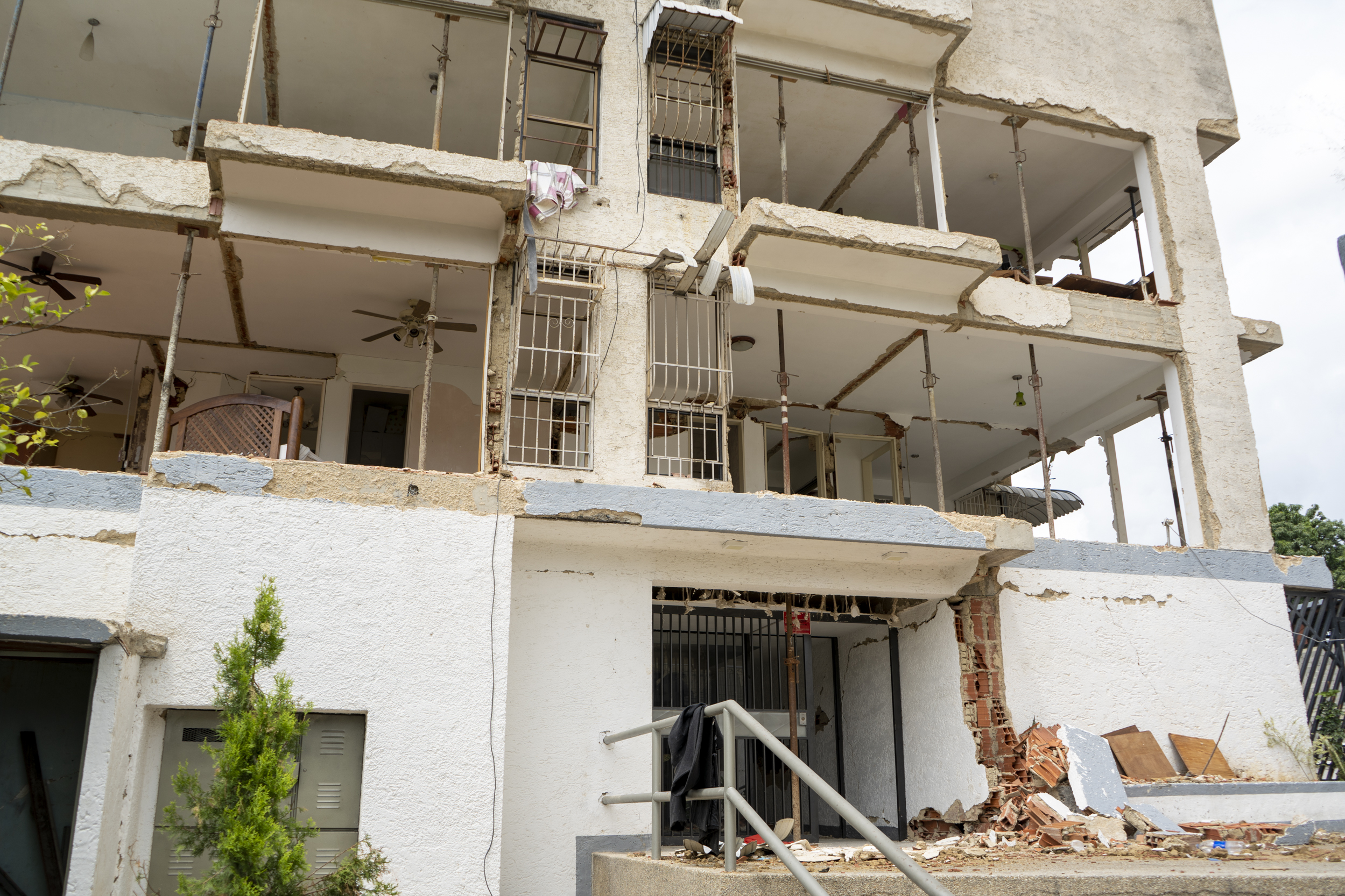 La Residencia La Hacienda fue de las más afectadas por los terremotos en Guatire