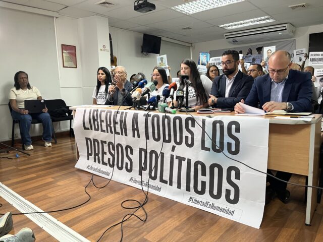 Exigen liberación incondicional de los presos políticos ante la falta de atención médica y el riesgo por los terremotos
