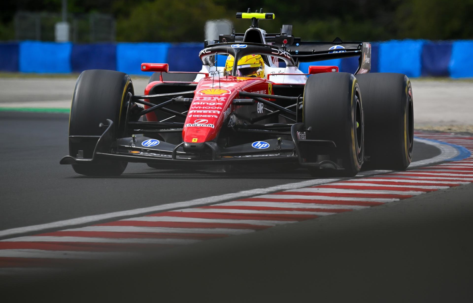 Lewis Hamilton dẫn đầu buổi tập thứ hai tại GP Hungary 2024