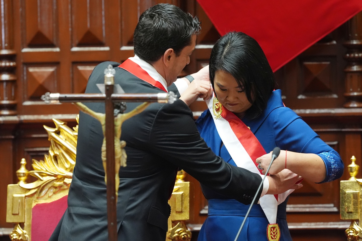 Gobierno felicita a Keiko Fujimori tras ser juramentada como presidenta de Perú