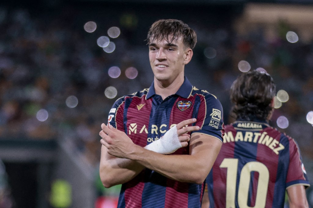 Carlos Esp El Nuevo Fichaje Del Real Madrid Que Sorprendi A Todos En carlos-esp-el-nuevo-fichaje-del-real-madrid-que-sorprendi-a-todos-en