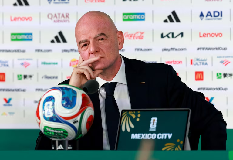 Federación irlandesa retira su apoyo a la reelección de Infantino por preocupación sobre “la transparencia”