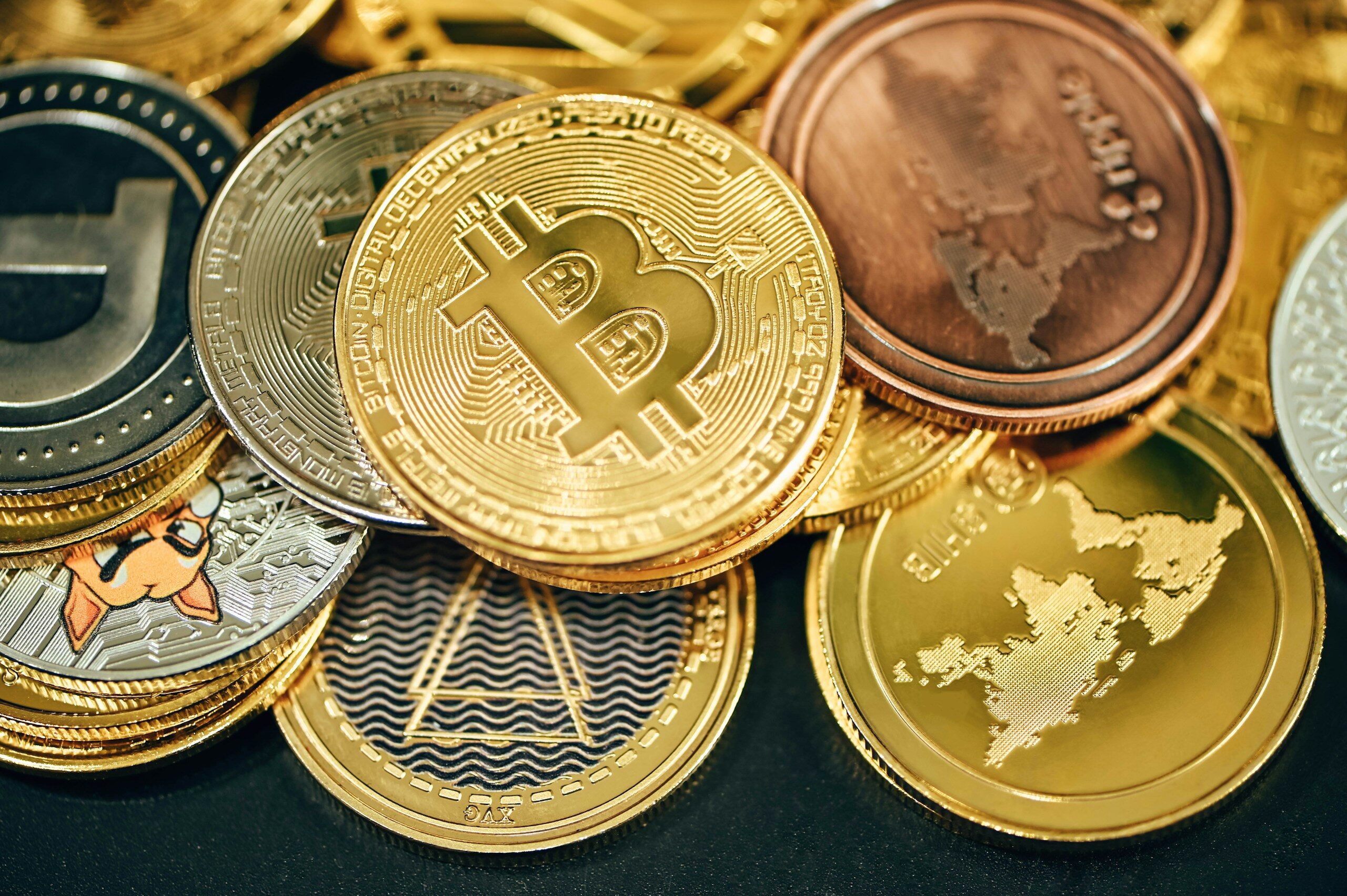 Criptomonedas se abren paso en Latinoamérica entre vacíos regulatorios y controversias