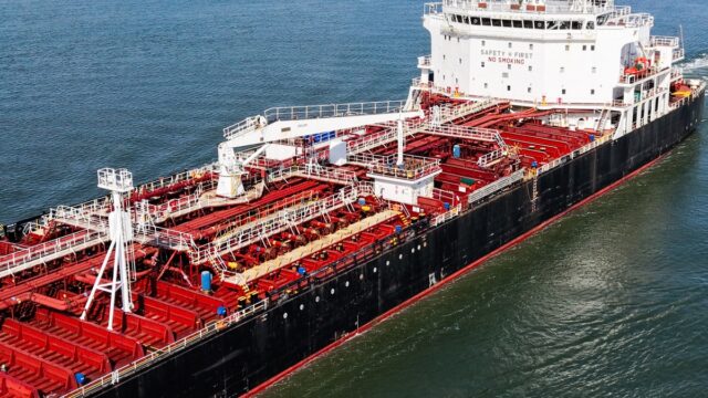 Oil closes higher again amid market concerns over the situation in the Middle East