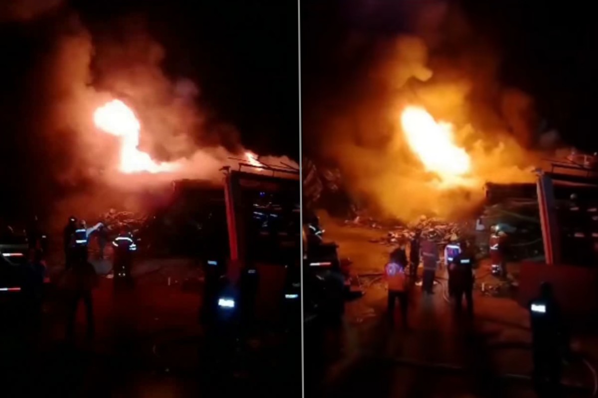 Reportaron incendio en las ruinas de la ferretería IP5 derrumbada por los terremotos en Caraballeda