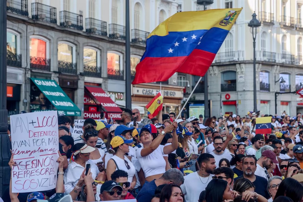 Venezolanos se consolidan como la segunda nacionalidad con más llegadas a España en 2026