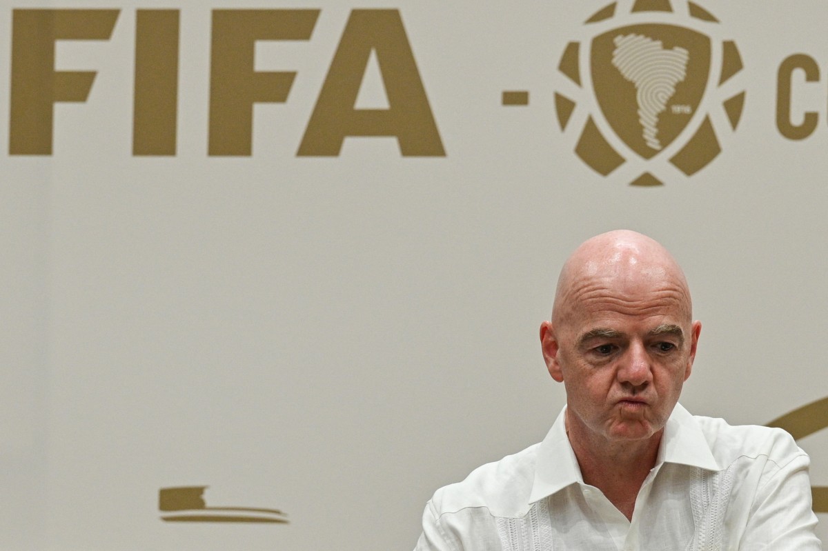 Donald Trump sale al rescate de Gianni Infantino