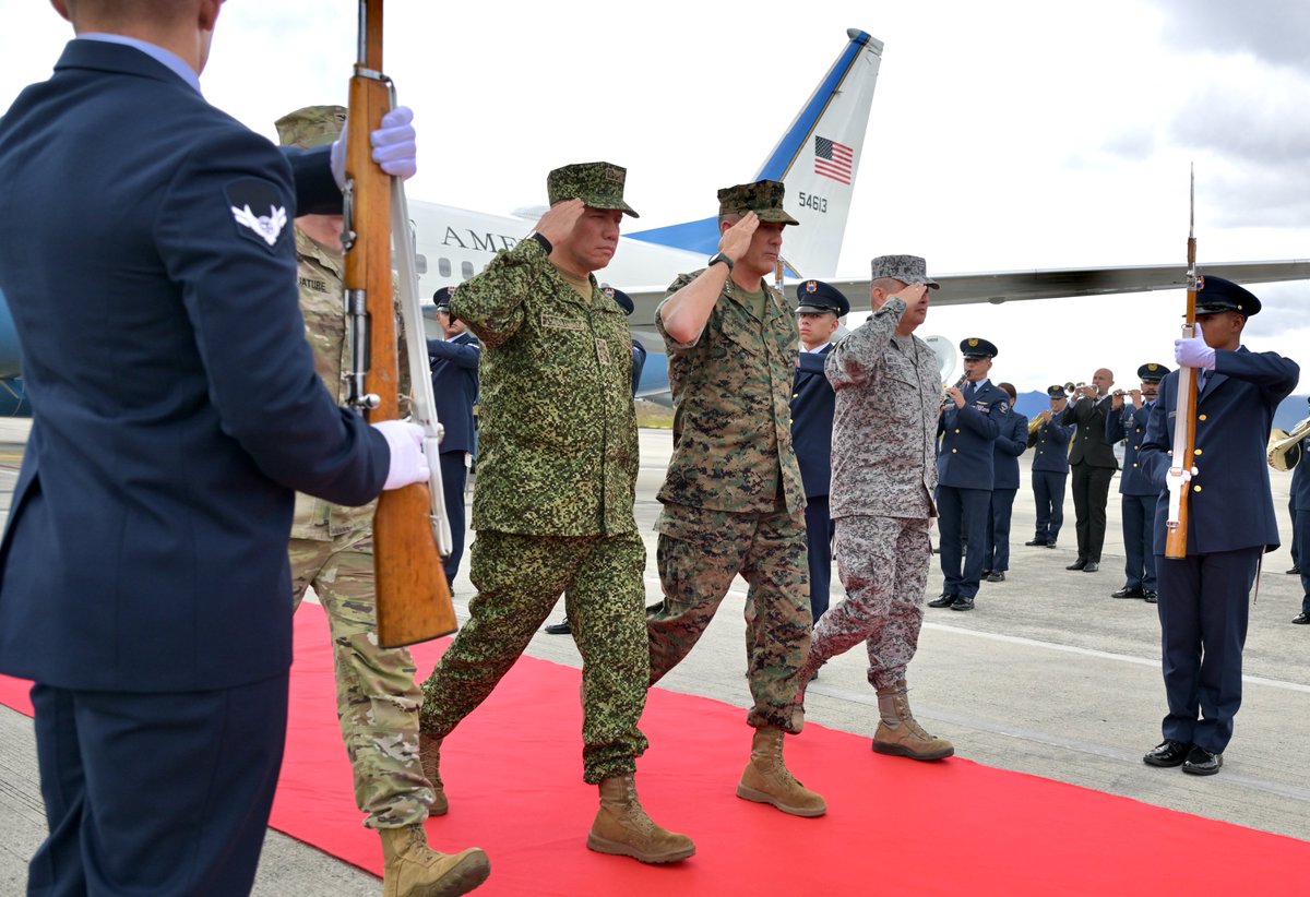 Jefe del Comando Sur de EE UU llegó a Bogotá para reunirse con la nueva cúpula militar colombiana