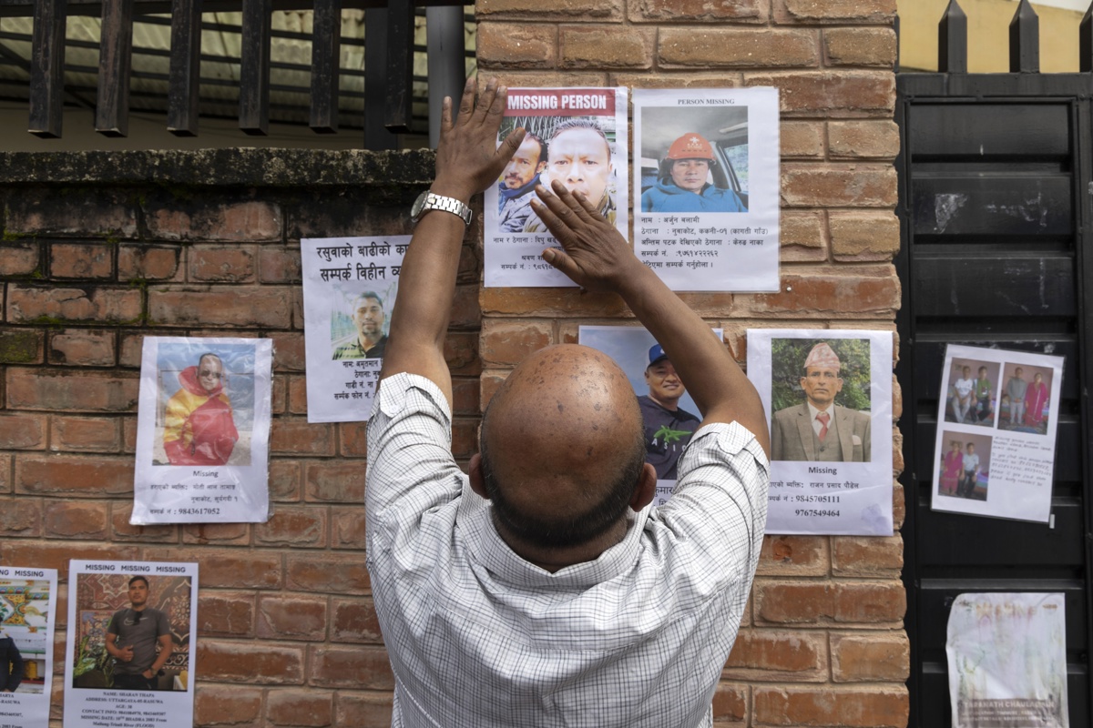Falta de espacio en las morgues obligó a Nepal a enterrar víctimas no identificadas tras devastadora riada