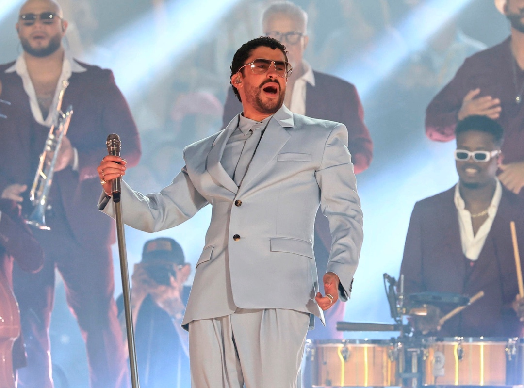 Bad Bunny gana su primer Emmy gracias a su show de medio tiempo del Super Bowl