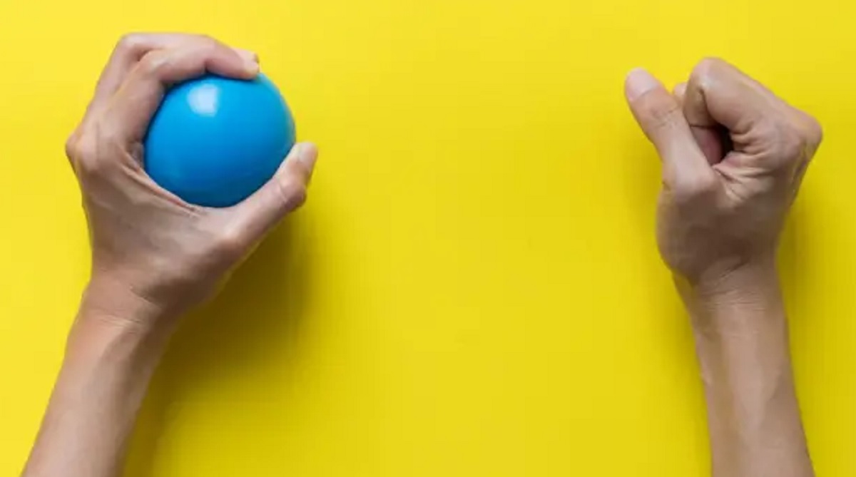 4 ejercicios que ayudan a fortalecer las muñecas, una de las articulaciones más afectadas por la vida moderna