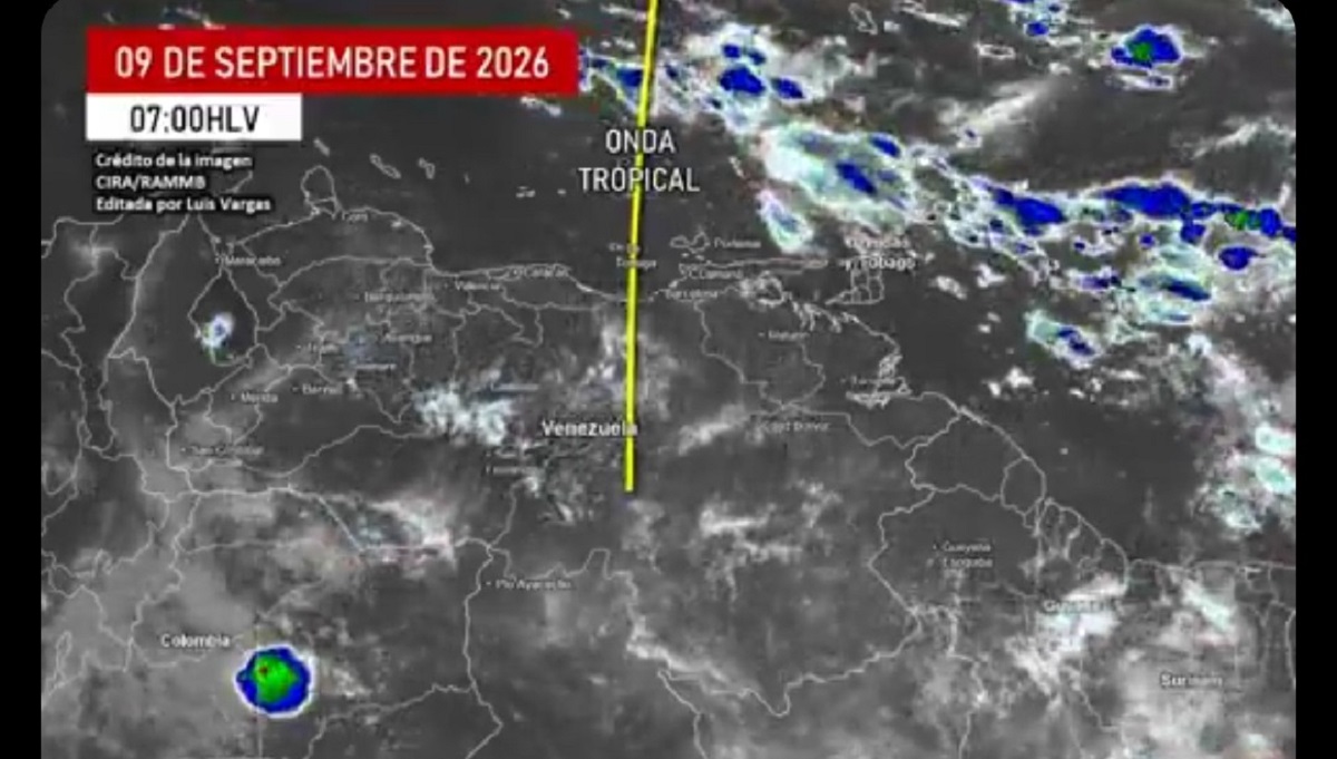 Onda Tropical 47 se desplaza hacia la Región Central del país en conjunto con una capa del polvo del Sahara