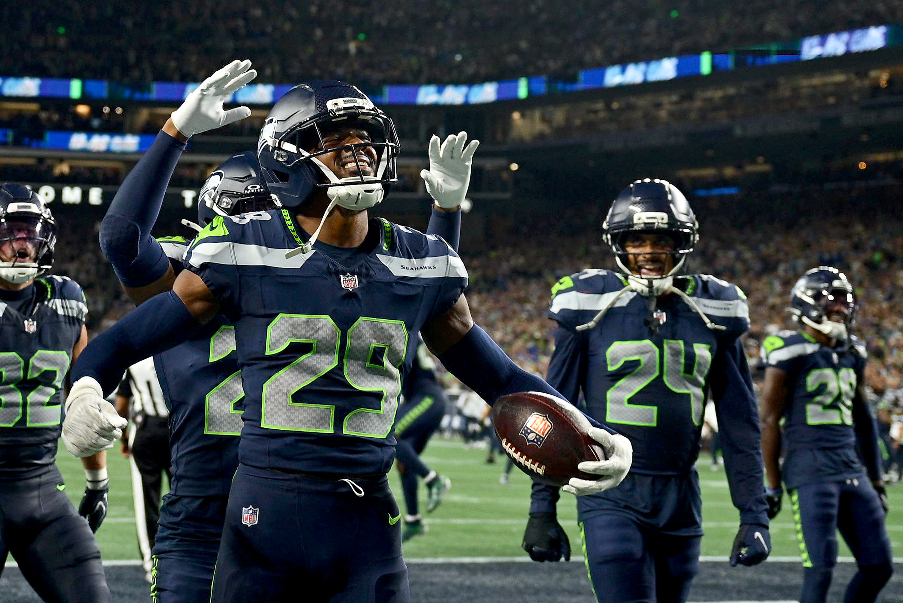 Los Seahawks celebraron su undécima victoria consecutiva, incluidos los últimos 'playoffs