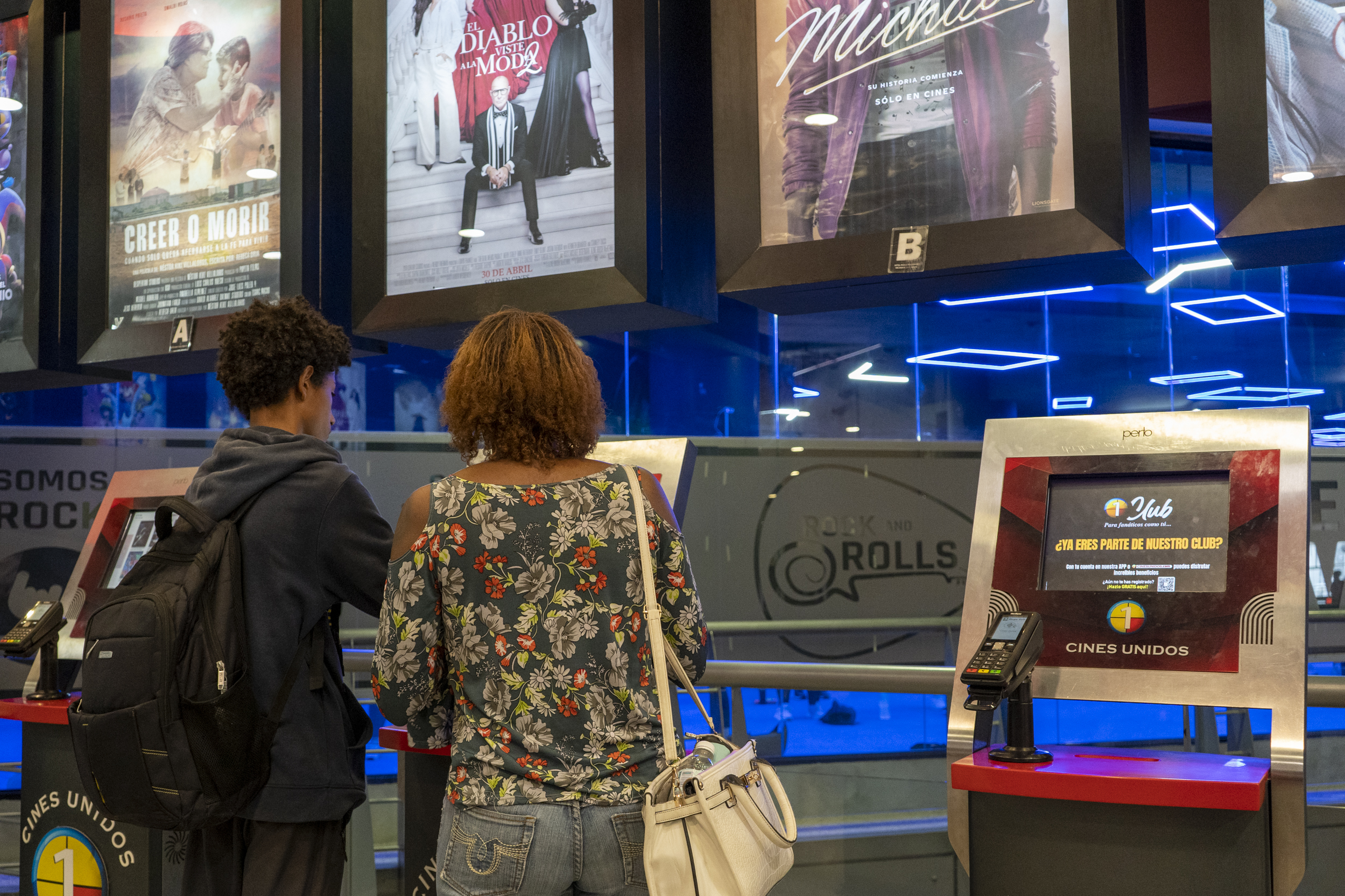 El doblaje gana terreno y relega al cine subtitulado en Venezuela