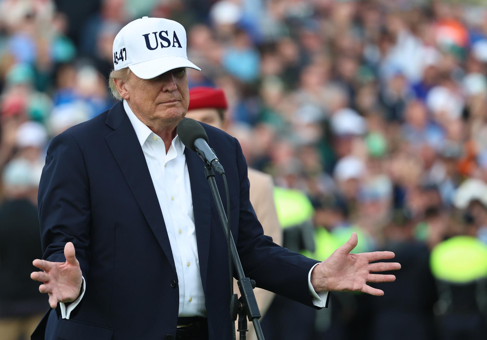 Trump tilda de “fuerzas negativas” a quienes piden regular la IA