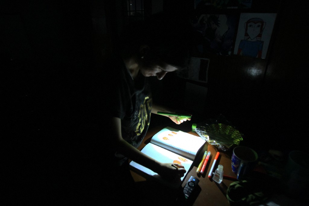 New Power Outages Strike Eight States Across Venezuela