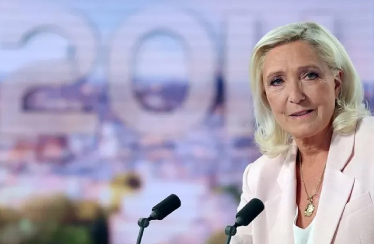 Le Pen propone reformar Schengen para reservar la libre circulación a ciudadanos europeos