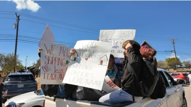 ICE Agent Shoots Venezuelan Delivery Worker in Austin - News Directory 3