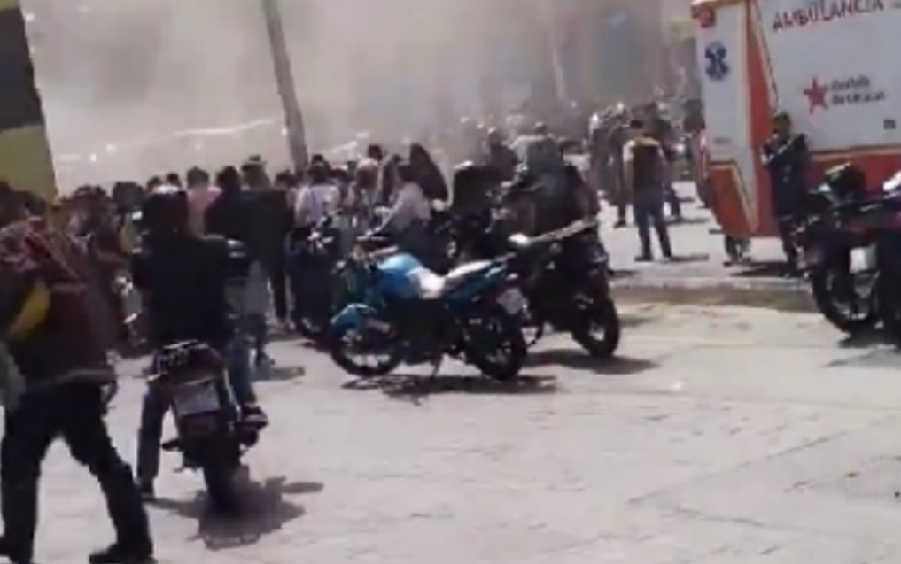 Incendio de gran magnitud en un mercado de la avenida Baralt obligó al desalojo de al menos 300 personas