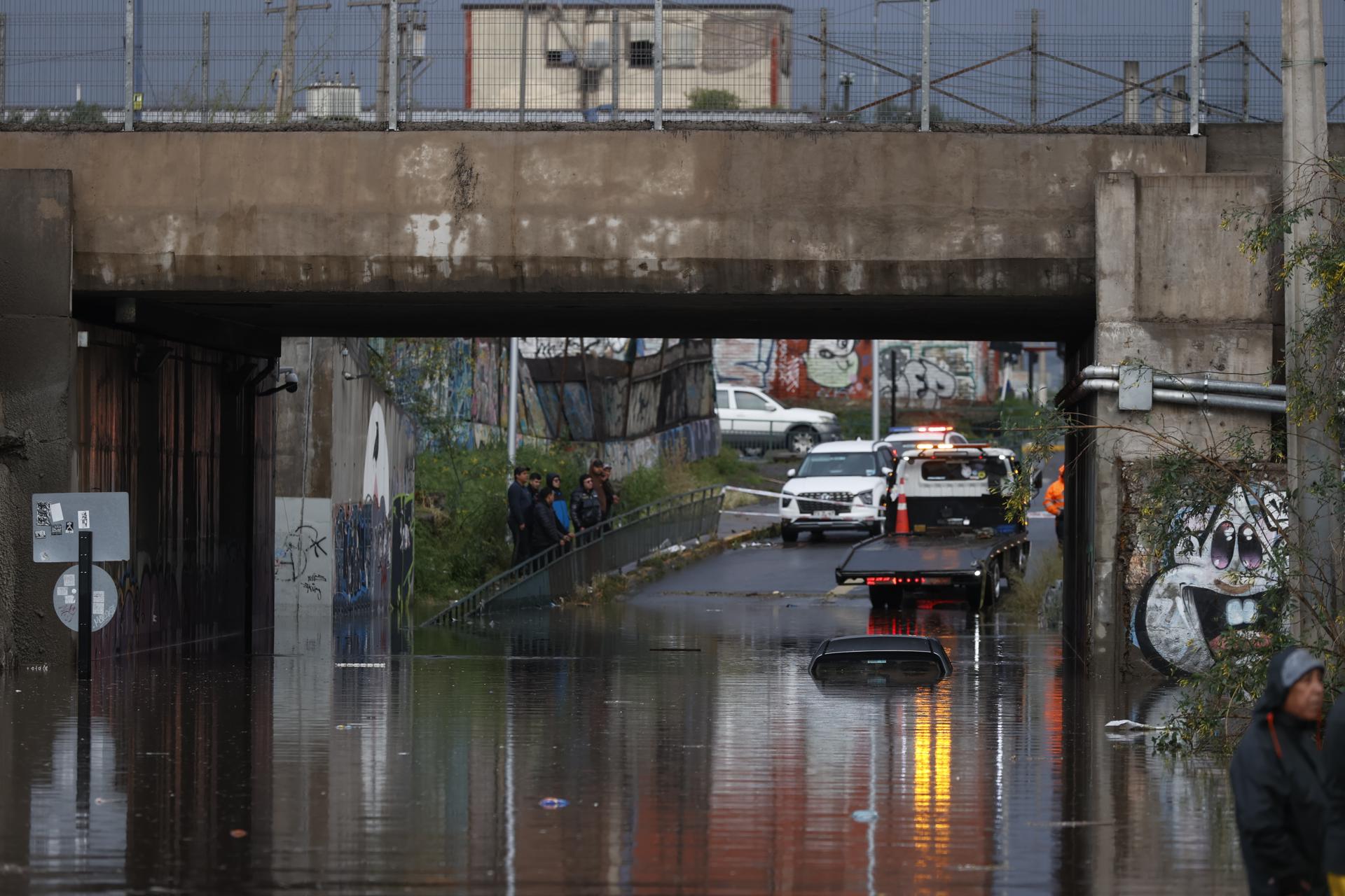 Declaran alerta roja en la región de Santiago de Chile por granizo y tormenta eléctrica