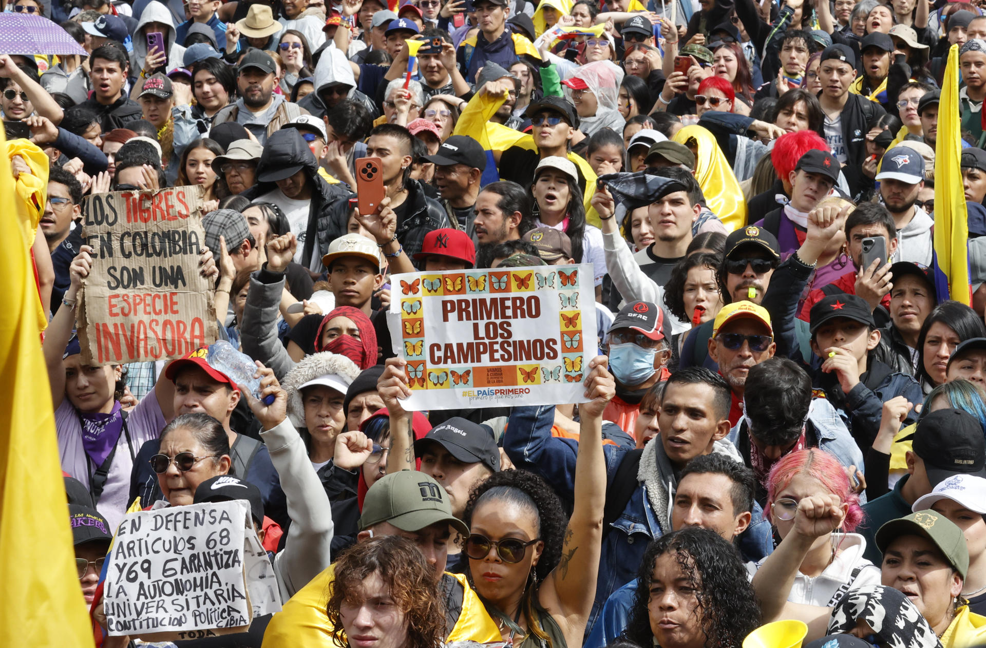 Miles de colombianos se manifestaron en el primer paro nacional contra De la Espriella
