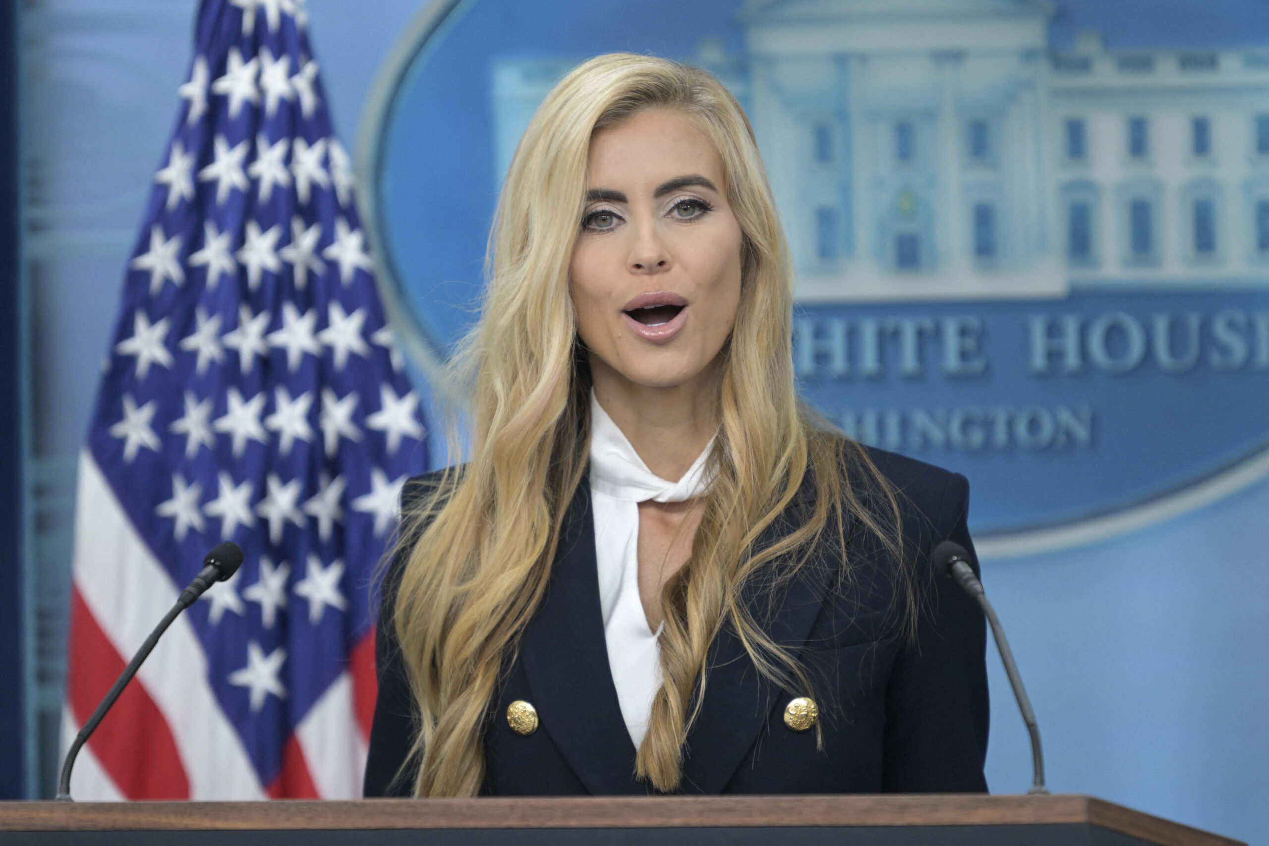 Quién es Katie Zacharia, la nueva portavoz de Trump que tuvo un debut accidentado en la Casa Blanca