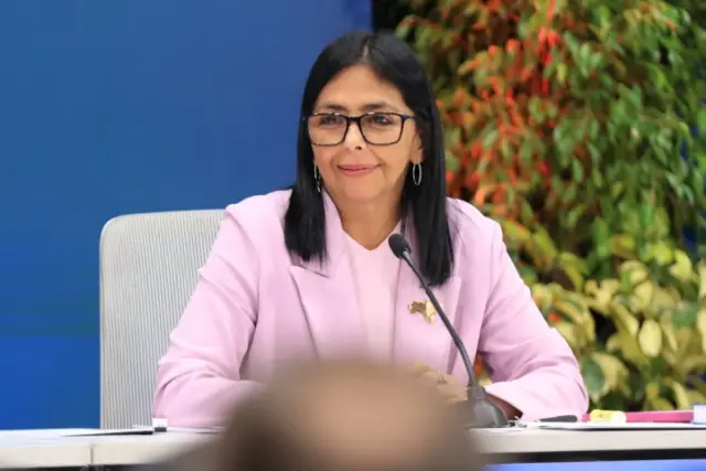 Delcy Rodríguez abolishes the mandatory use of cash registers and announces tax reform.
